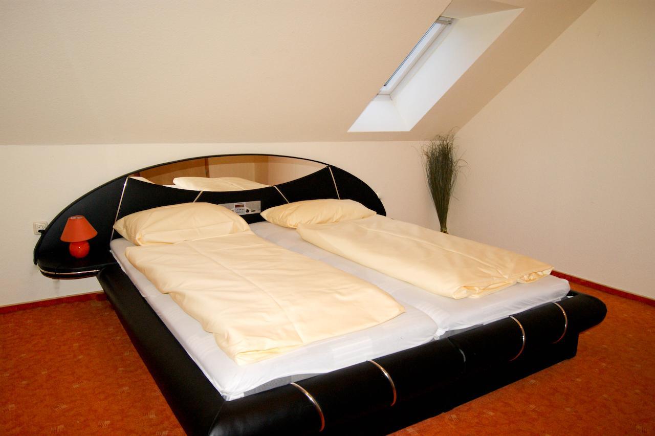 Hotel Schonunger Bucht Waigolshausen Habitación foto